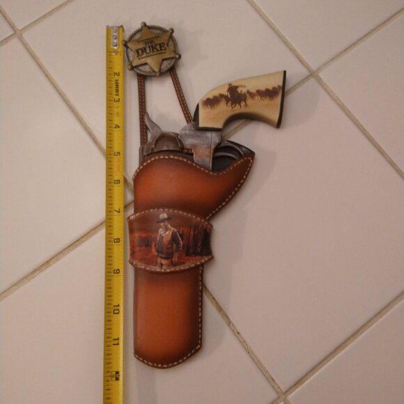 Bradford Exchange - The Duke - John Wayne Straight Shooter Holster Wall Hanging - Picture 12 of 13